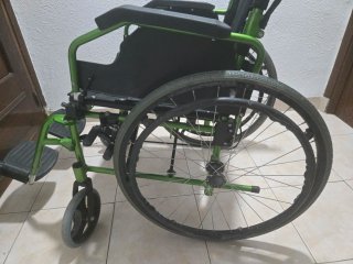 Silla de ruedas ancho 48cm x 42 cm profundo
