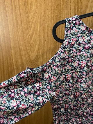 Vestido hombros al aire muuy favorecedor