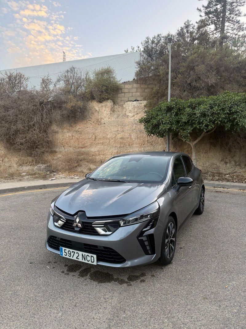 Mitsubishi Colt 2025 - foto 1