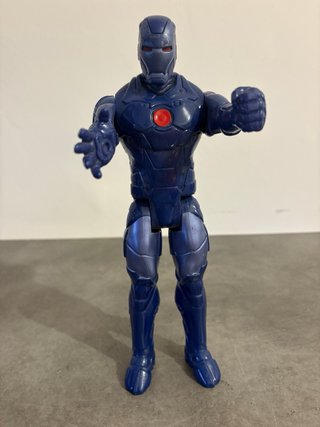Figuras Marvel Avengers y Furia Nocturna