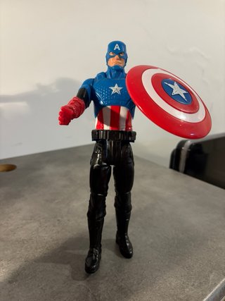 Figuras Marvel Avengers y Furia Nocturna