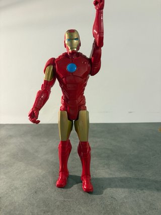 Figuras Marvel Avengers y Furia Nocturna