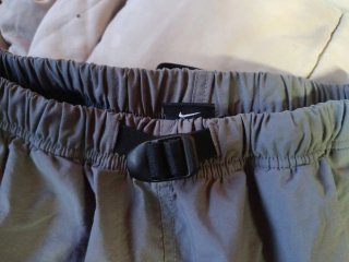 Pantaloneta cargo gris