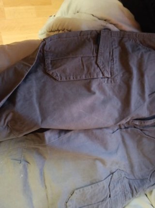 Pantalón cargo gris hombre
