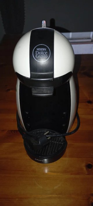 Cafetera Dolce Gusto Blanca y Negra