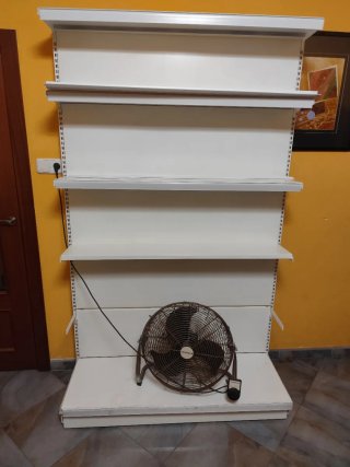 Estanterías metálicas por cierre de negocio