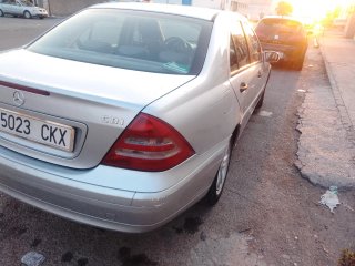 Mercedes-Benz 220 2002