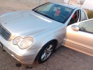 Mercedes-Benz 220 2002