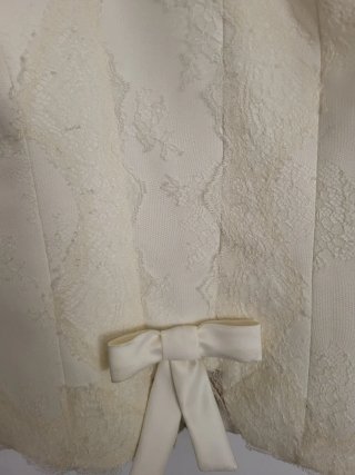 Conjunto elegante blusa y falda