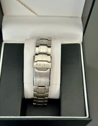 Seiko 5 Sports Automático - Dial Dorado "Sunburst"