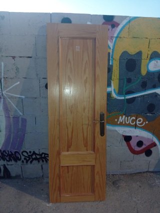 Puerta de madera para baño