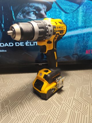 Taladro Dewalt DCD796 18V XR Brushless