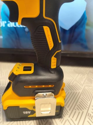 Taladro Dewalt DCD796 18V XR Brushless