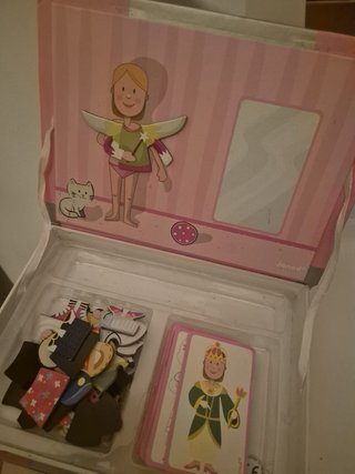 Juego magnético Janod para vestir muñeca