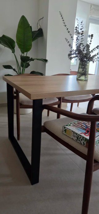 Mesa de comedor y 4 sillas