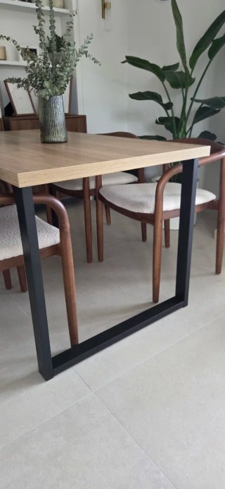 Mesa de comedor y 4 sillas