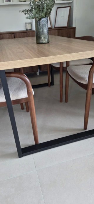 Mesa de comedor y 4 sillas