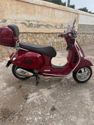 Vespa Roja matricula belga se descontara el cambio