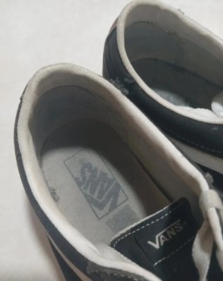 Scarpe Vans nere e bianche