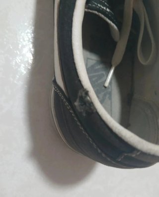 Scarpe Vans nere e bianche