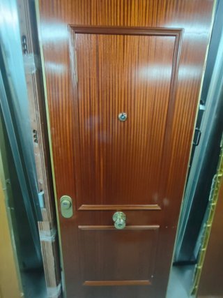 Puerta blindada completa 204x85 mano derecha