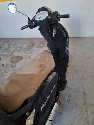Moto Scooter 125cc Negra