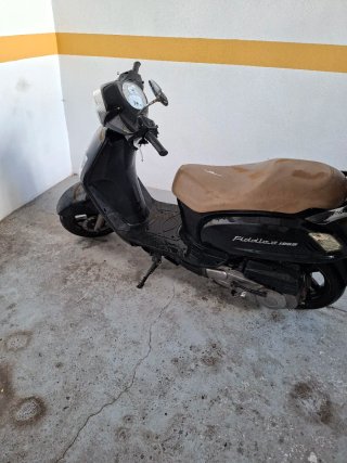 Moto Scooter 125cc Negra