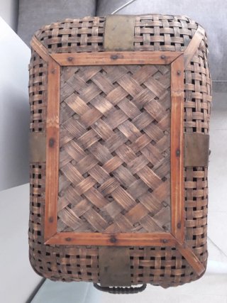 Baúl/Cofre de Bambú con Detalles Metálicos