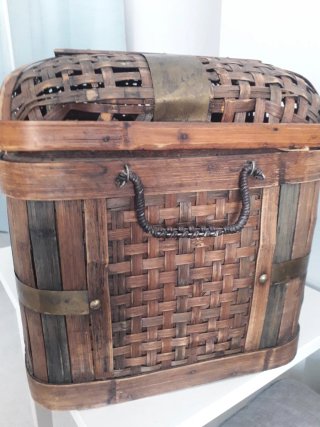 Baúl/Cofre de Bambú con Detalles Metálicos