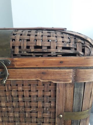 Baúl/Cofre de Bambú con Detalles Metálicos