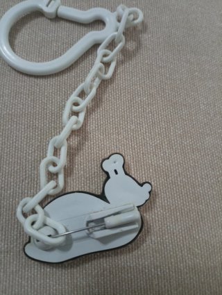 Chupetero de plata con cadena