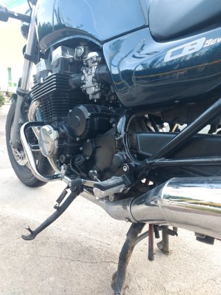 Honda CB750F SEVENFIFTY clásica de serie