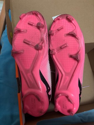 Botas Nike Mercurial Academy (Negras y Rosas)