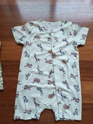 Lote 4 Pijamas / Peleles Bebé