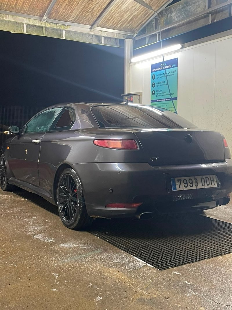 Alfa Romeo GT 2004 - foto 1