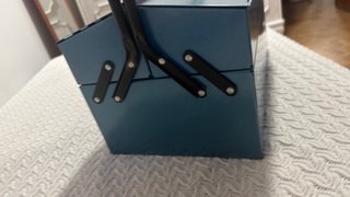 Caja de herramientas metálica azul