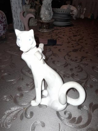 Preciosa gatita de cerámica