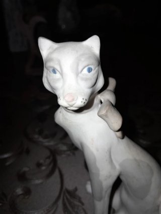 Preciosa gatita de cerámica