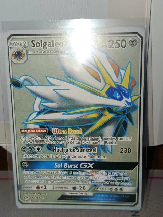 Carta Pokémon Solgaleo GX 143/149
