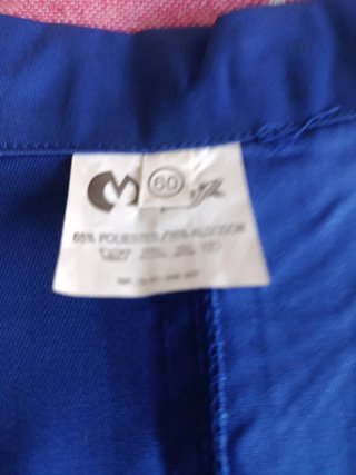 Bata azul de trabajo mecánico laboratorio