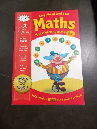 Cuaderno actividades de matemáticas en inglés.