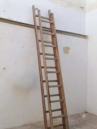 Escalera de madera profesional