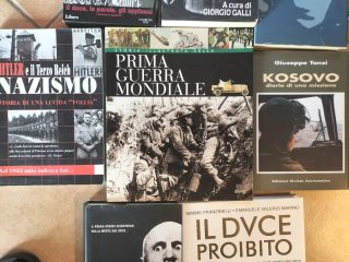 6 libri storici e un DVD di guerra