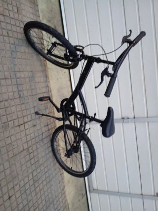 Bicicleta infantil negra