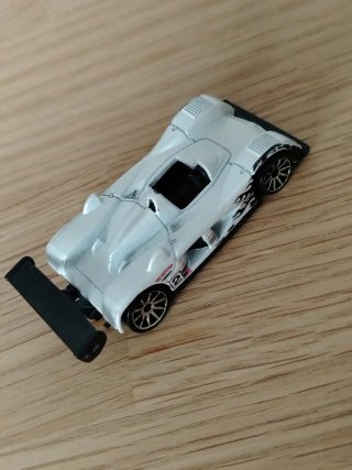 Hot Wheels Cadillac LMP Bianca