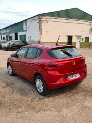 Dacia Sandero 2021 inundado