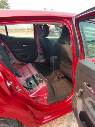 Dacia Sandero 2021 inundado