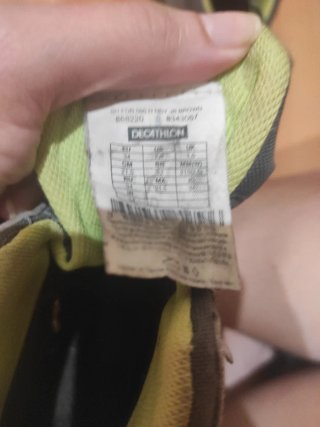 Botas de montaña grises y verdes talla 34