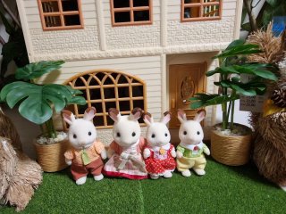 Familia Conejo Chocolate Sylvanian Families