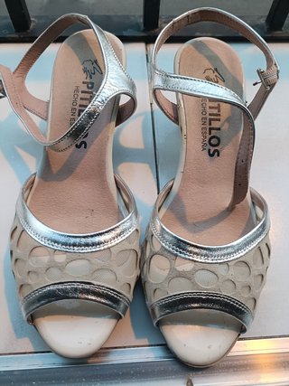 Sandalias Pitillos Tacón Medio Beige/Plata